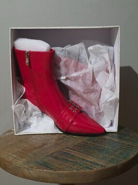 Vaslemuse Red Ankle Boots Buckle Pointed Toe Kitten Heel Sz 6 NEW